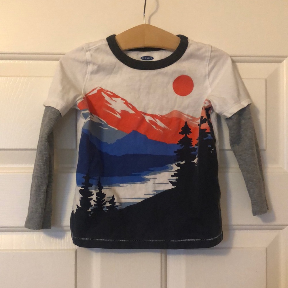 Old Navy boys long sleeve t-shirt
